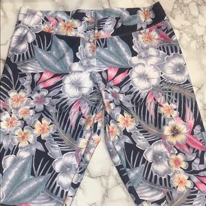 American Eagle Tropical print leggings.
